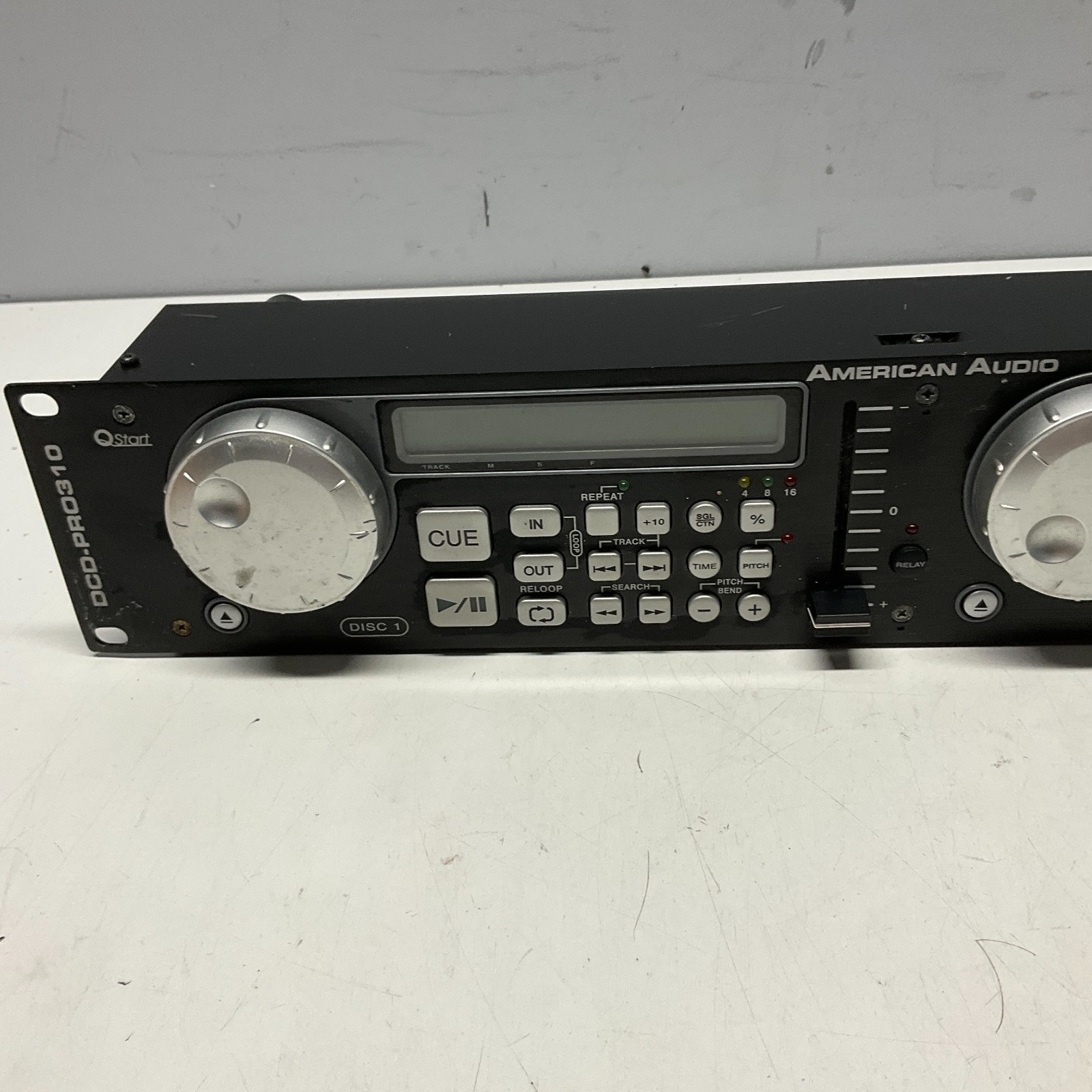American Audio DCD-PRO310 Professional DJ Controller Tested and Working