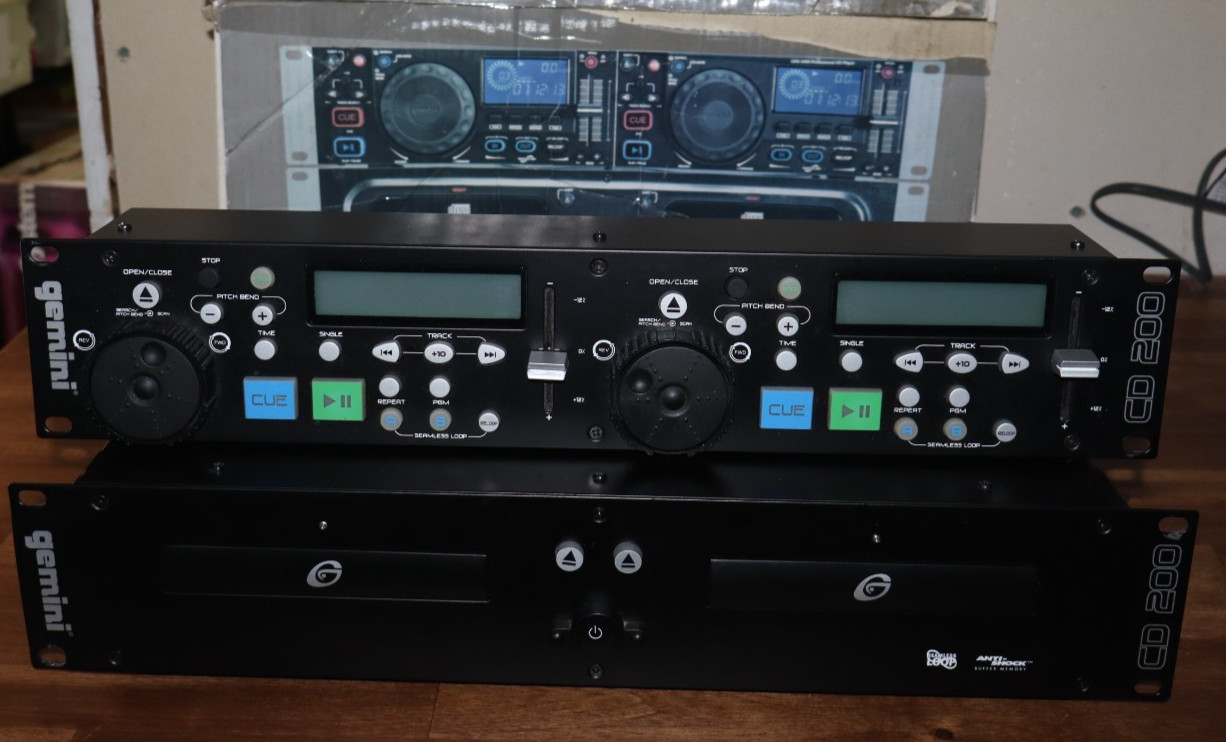 GEMINI CD 200 SYSTEM DJ Setup – Control Unit & Dual CD Player