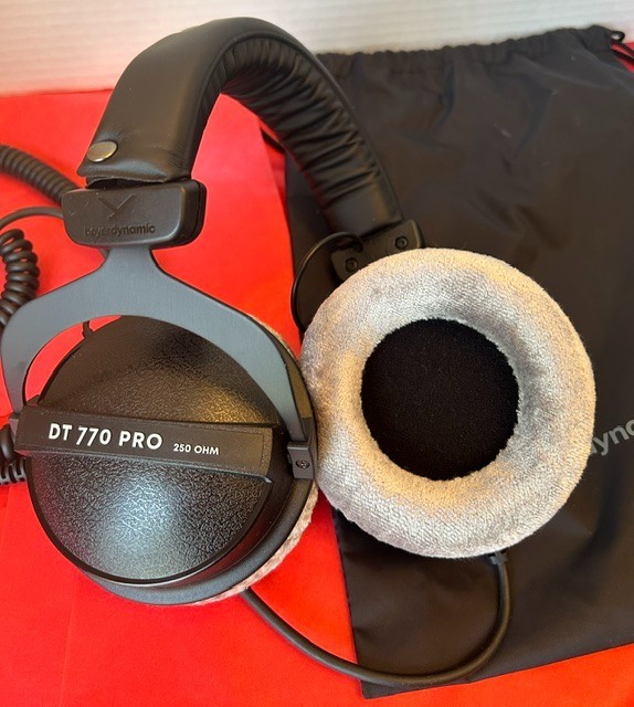 Beyerdynamic DT 770 Pro 250 ohm Closed-back Studio Mixing Headphones