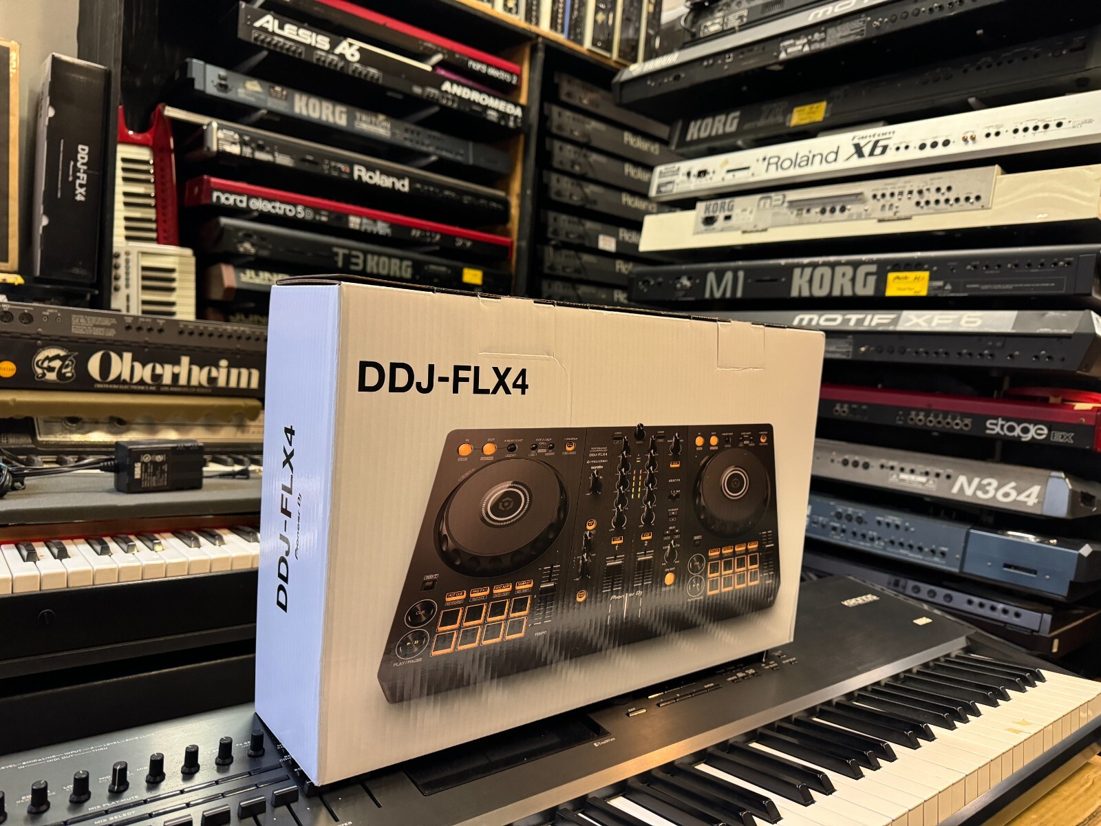 Pioneer DJ DDJ-FLX4 2-deck Rekordbox and Serato DJ Controller new ARMENS